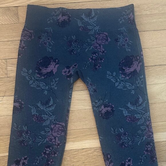 HUE women's leggings floral print pink/purple/grey M/L NWT! - Picture 1 of 7